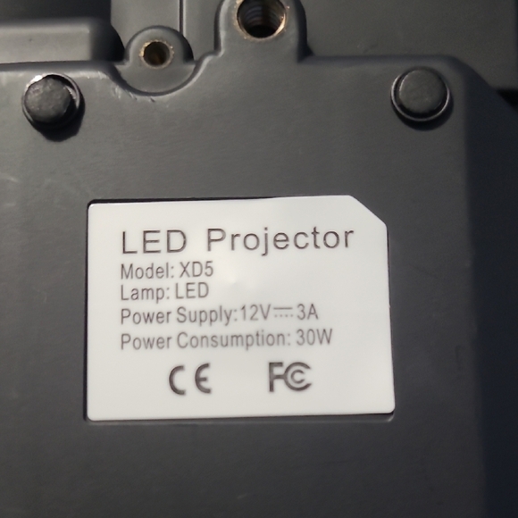 Black Compact Projector - Picture 2 of 5